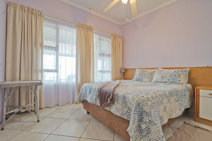 5 Bedroom Property for Sale in Winterstrand Eastern Cape